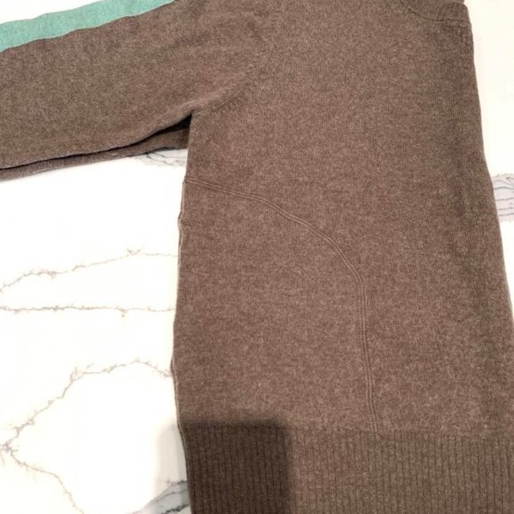 NWT - Nutura 100% Wool Sweater With Pockets - Picture 7 of 9